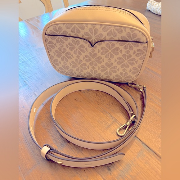 Kate Spade Signature Flower Mini Crossbody Soft Pink. NWOT. - Picture 2 of 7